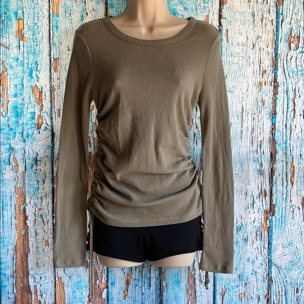 💰SOLD PINK VS Long Sleeve Rouched Thermal Top